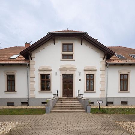 Vadkert Major 호텔 Sárvár 외부 사진